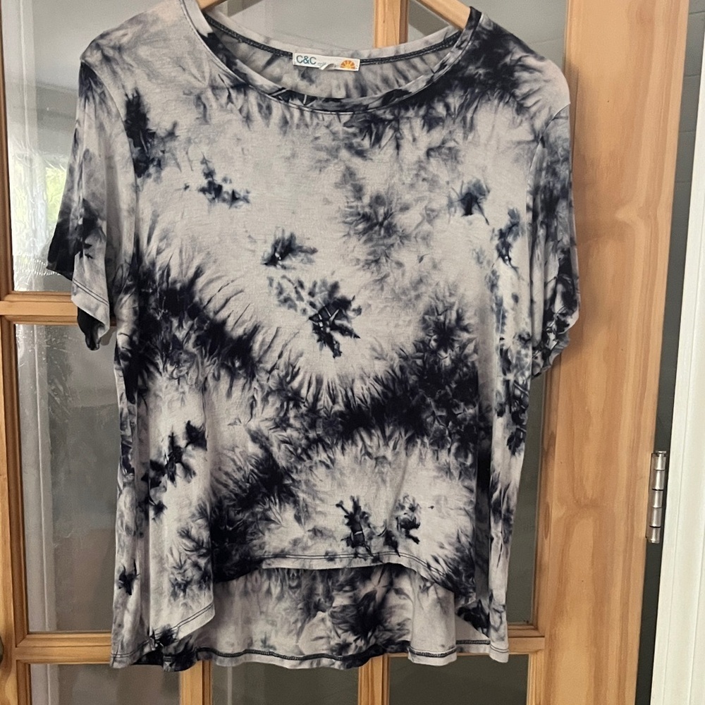 C&C California Short Sleeve Tie-Dye high low crew neck Tee - Blue and white